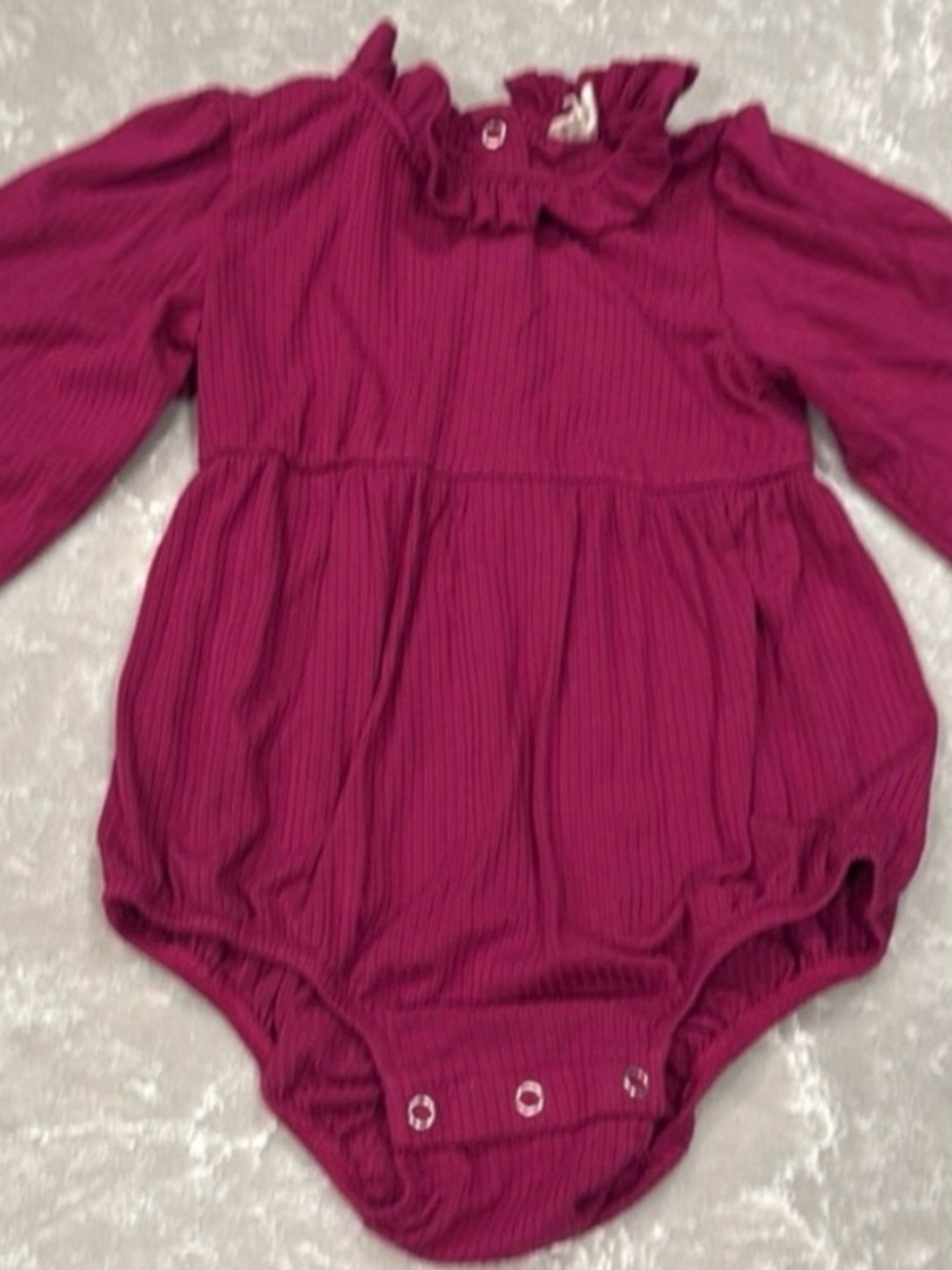 Kate Quinn 2T Magenta Ribbed Ruffle Bubble Long Sleeve Romper NWOT